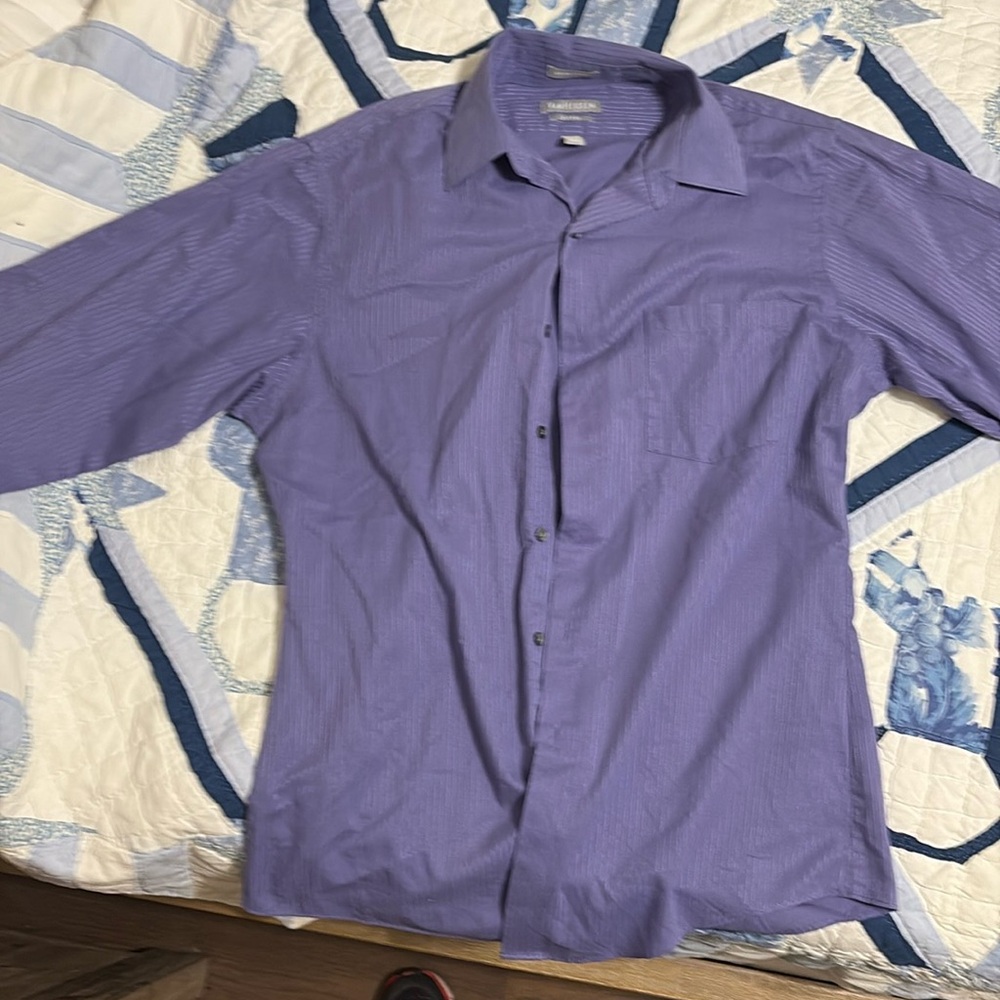 Van Heusen Purple Casual Button Down Shirt 15-1/2 32/33